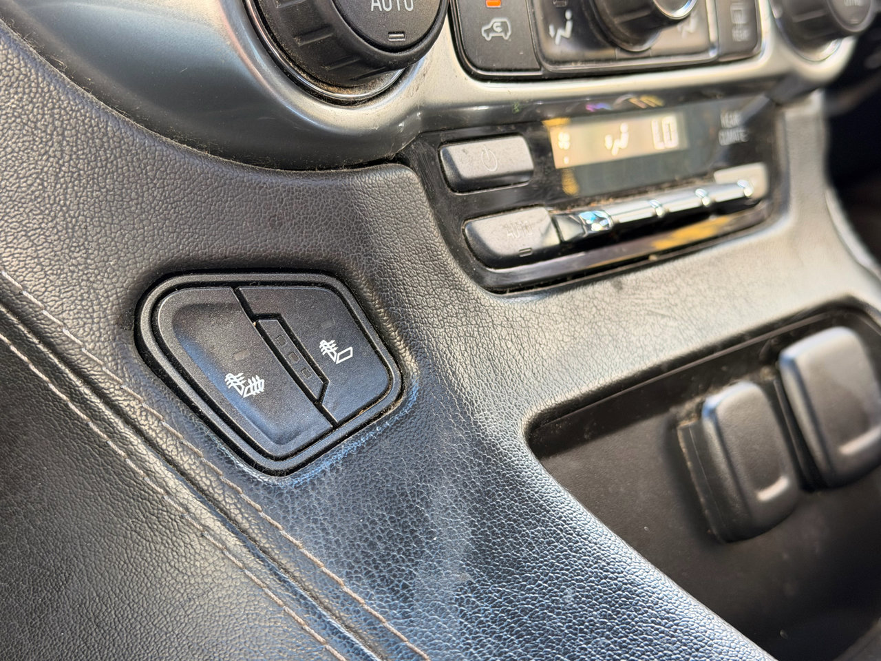 Used 2015 Chevrolet Tahoe LT image 35