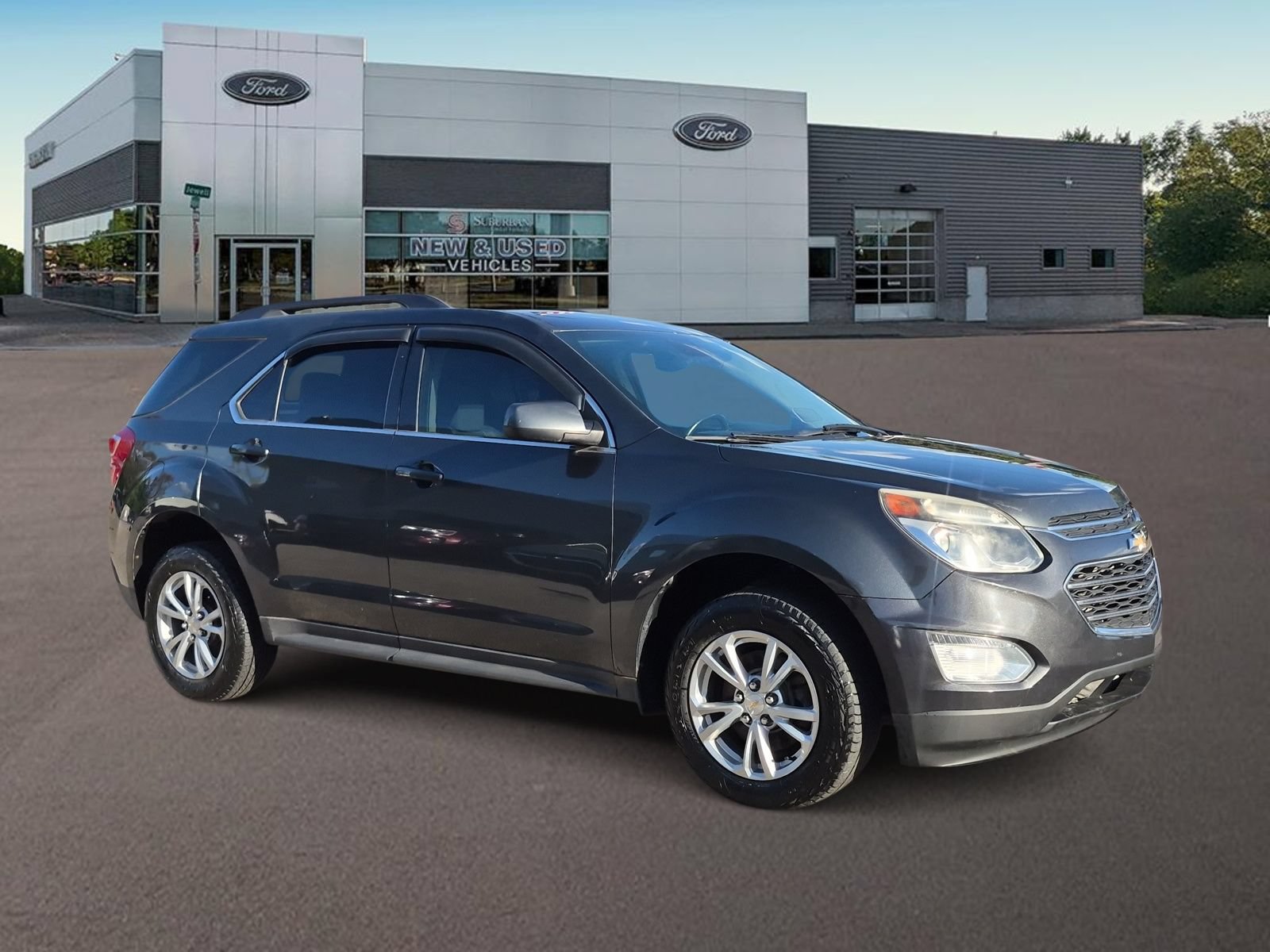 Used 2017 Chevrolet Equinox LT FWD image 2