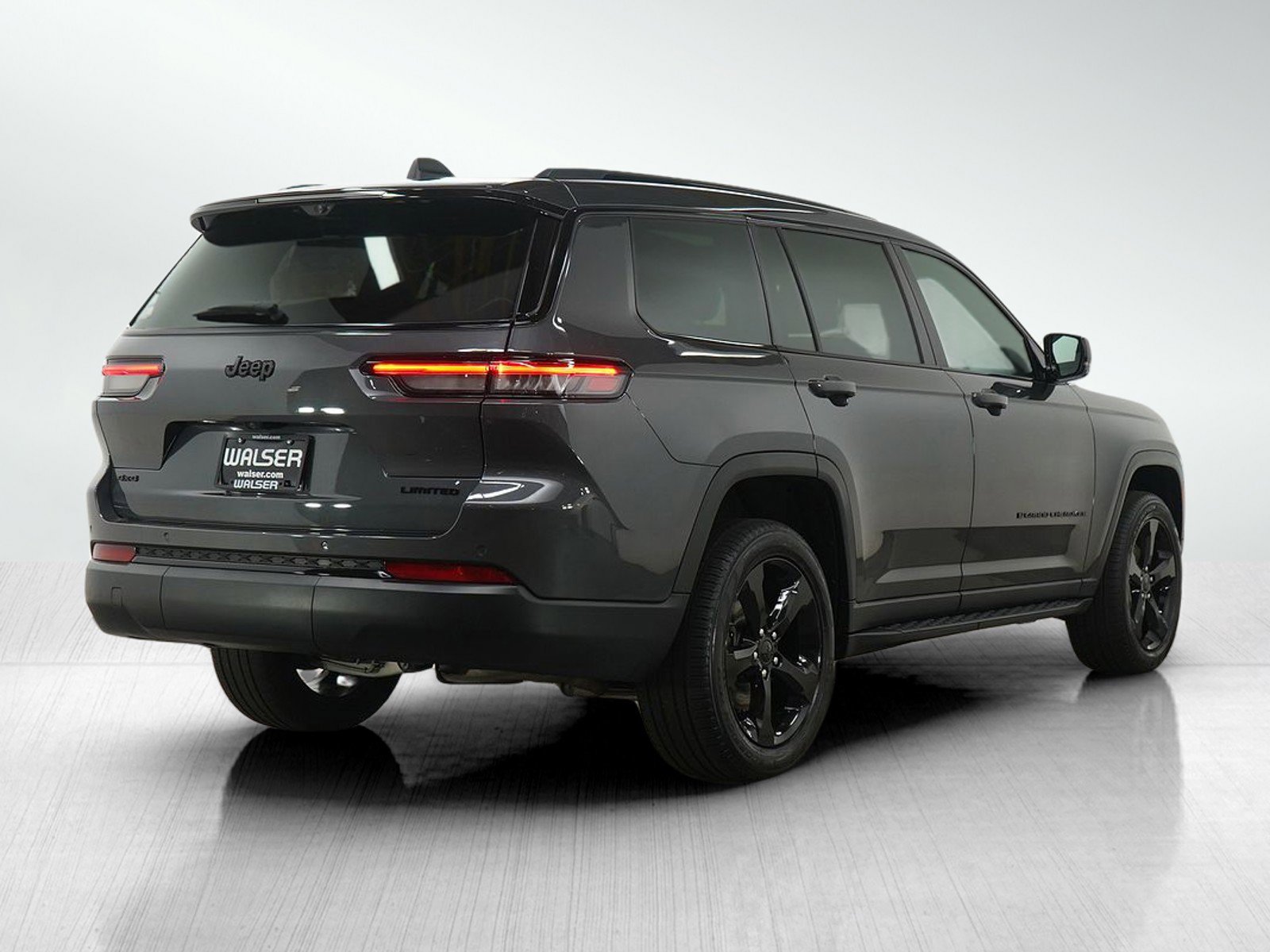 Used 2025 Jeep Grand Cherokee L Limited w/ Luxury Tech Group II AWD/4WD image 5