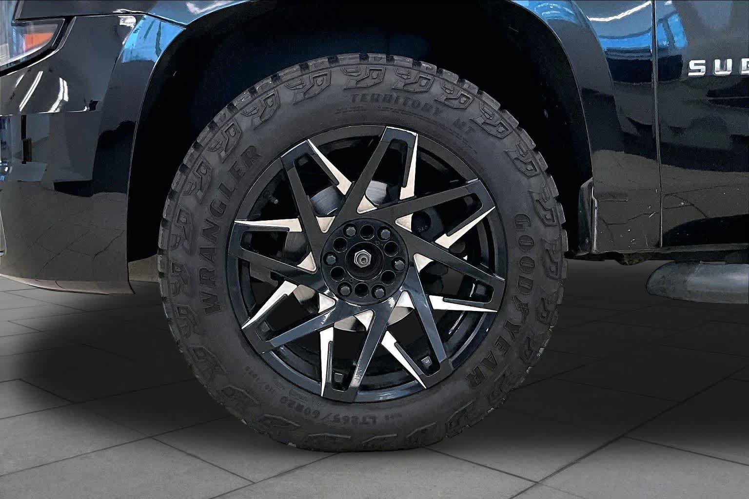 Used 2020 Chevrolet Suburban LT AWD/4WD image 10