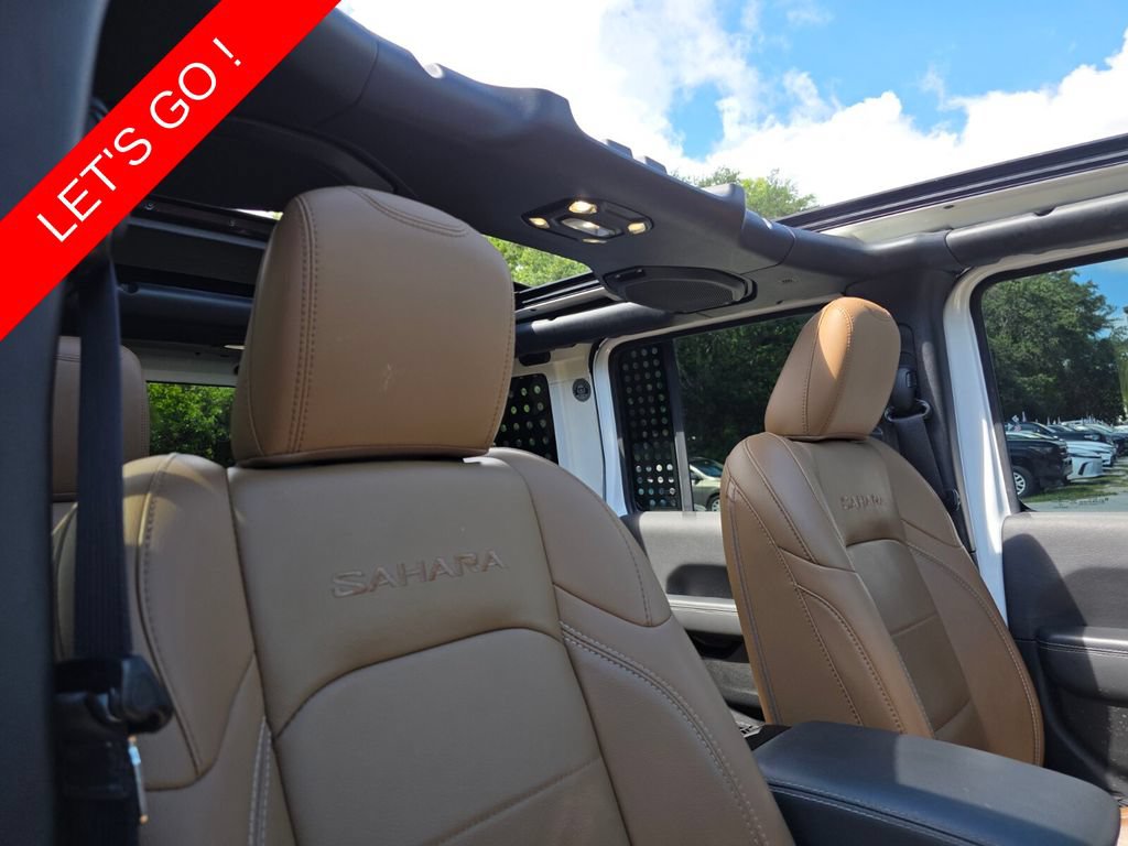 Used 2022 Jeep Wrangler Unlimited Sahara AWD/4WD image 15