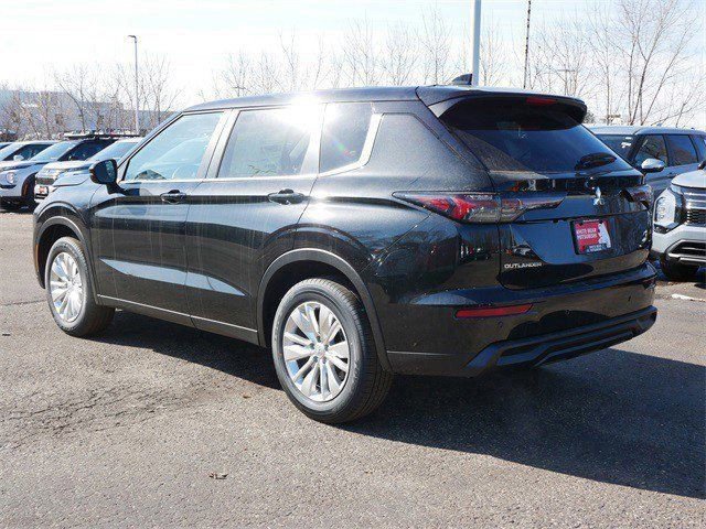 New 2026 Mitsubishi Outlander ES image 2