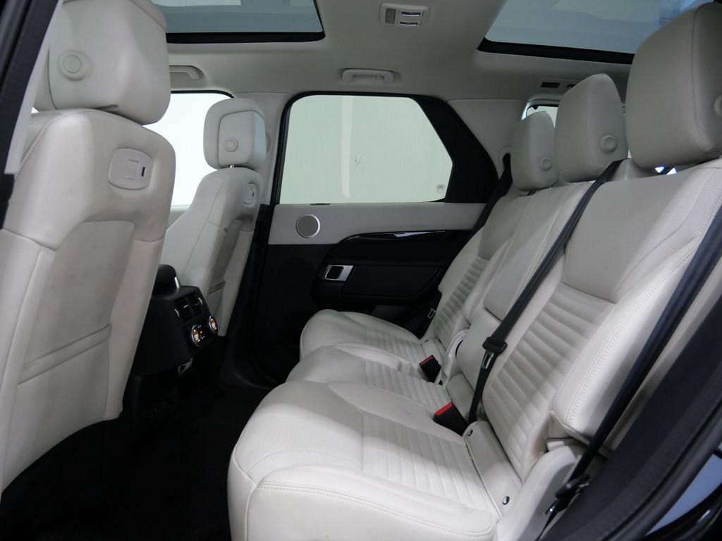Used 2025 Land Rover Discovery S AWD/4WD image 24