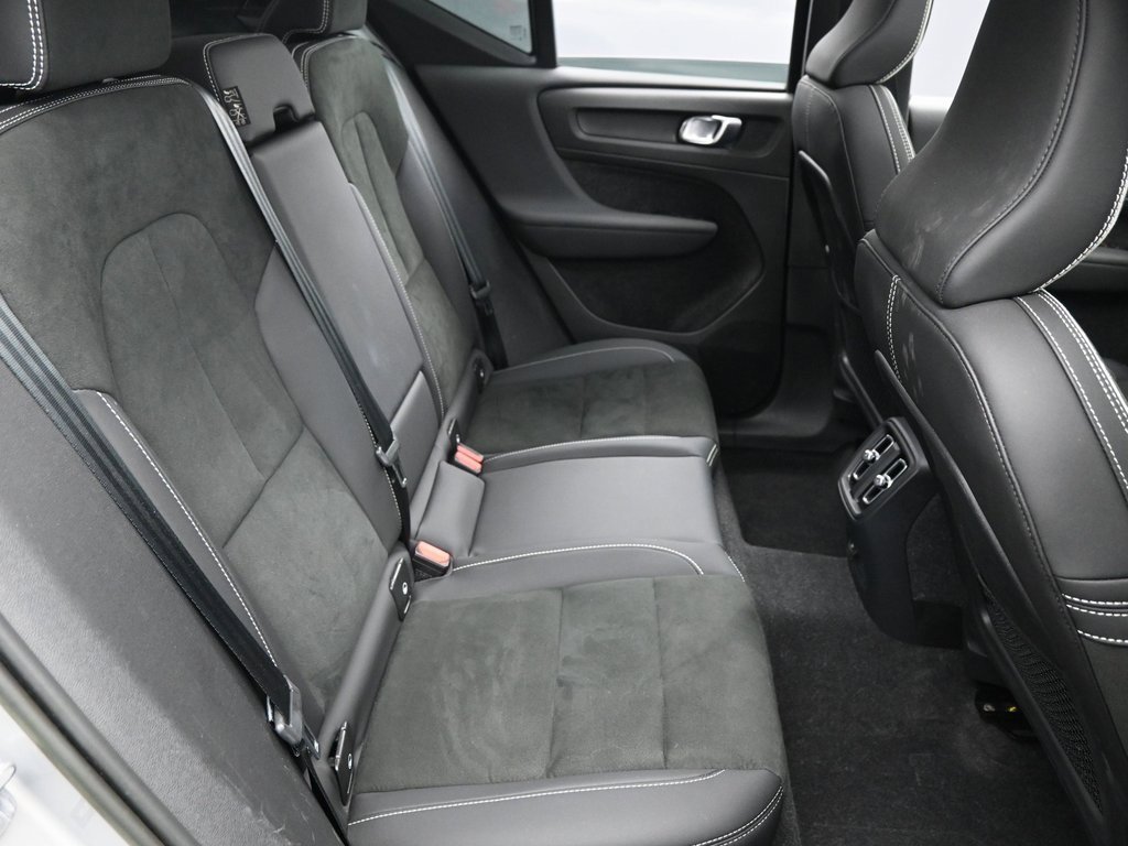 Used 2023 Volvo XC40 Recharge Ultimate w/ Protection Package Premier image 31
