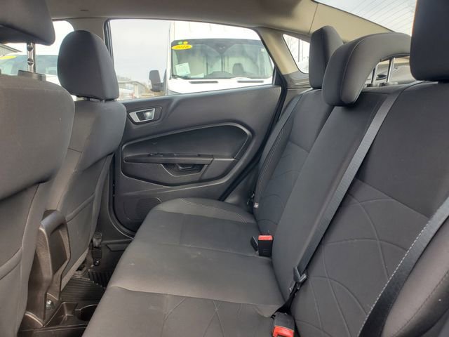 Used 2015 Ford Fiesta SE image 23