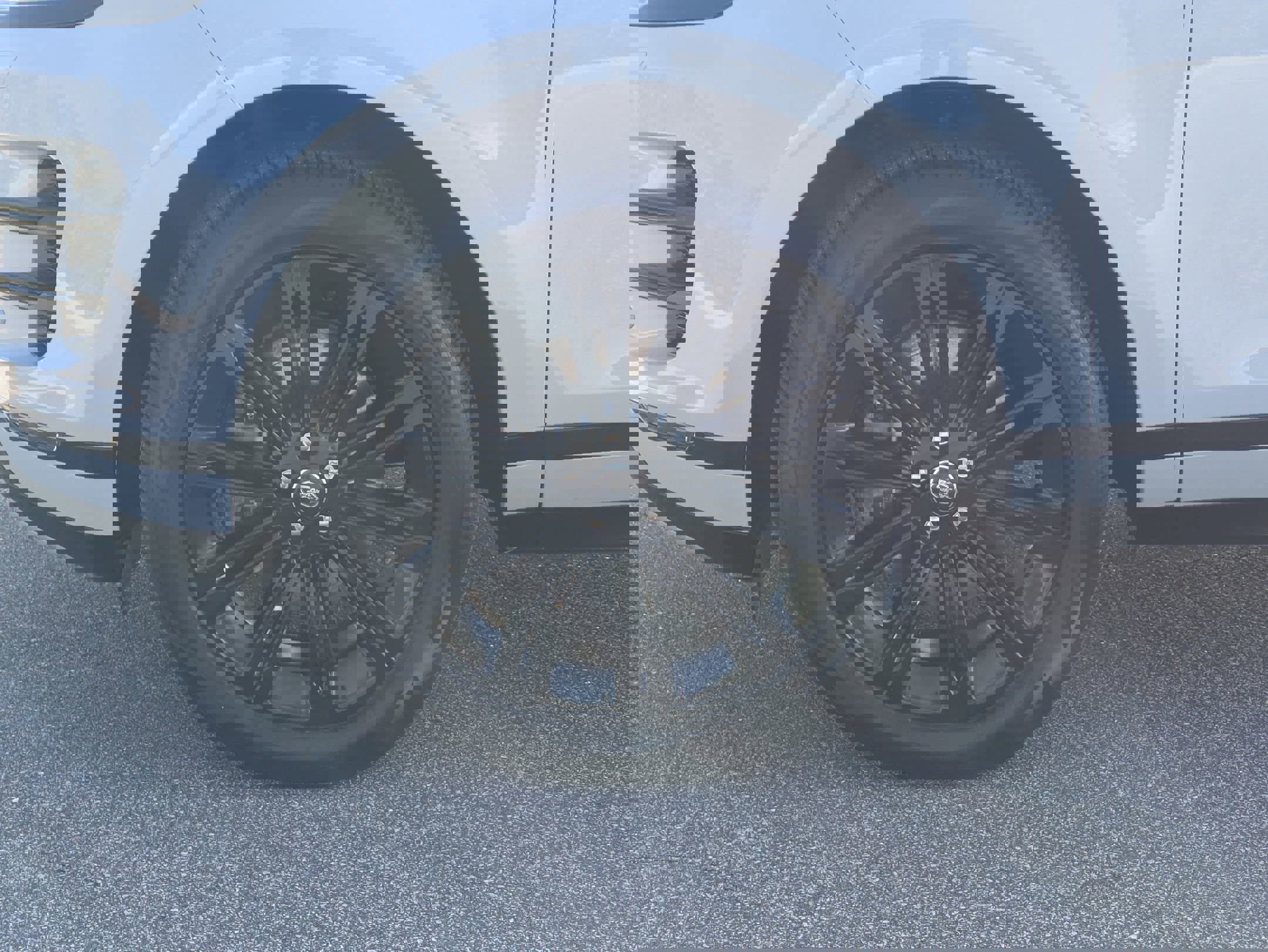 Certified 2025 Land Rover Range Rover Evoque Dynamic SE image 34