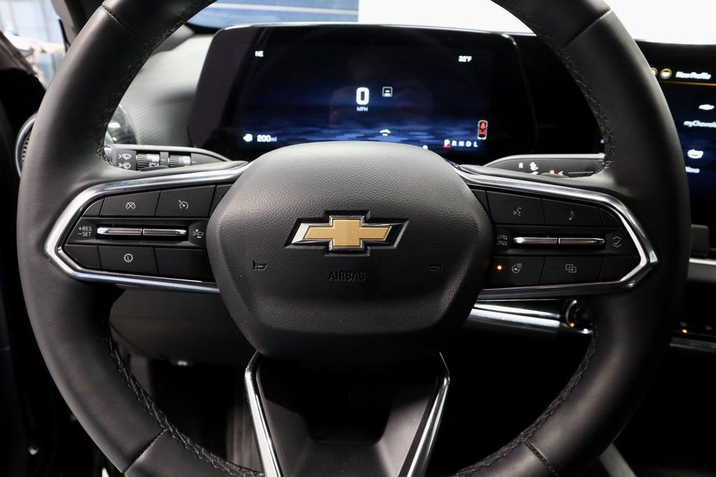 Used 2025 Chevrolet Equinox LT image 32