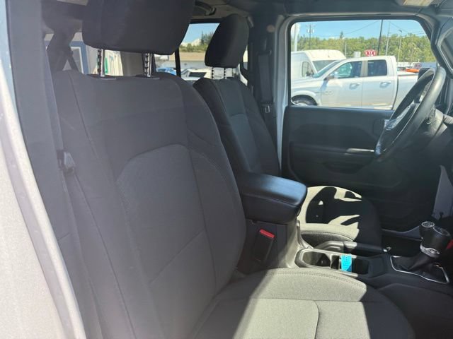 Used 2023 Jeep Wrangler Unlimited w/ Cold Weather Group AWD/4WD image 9