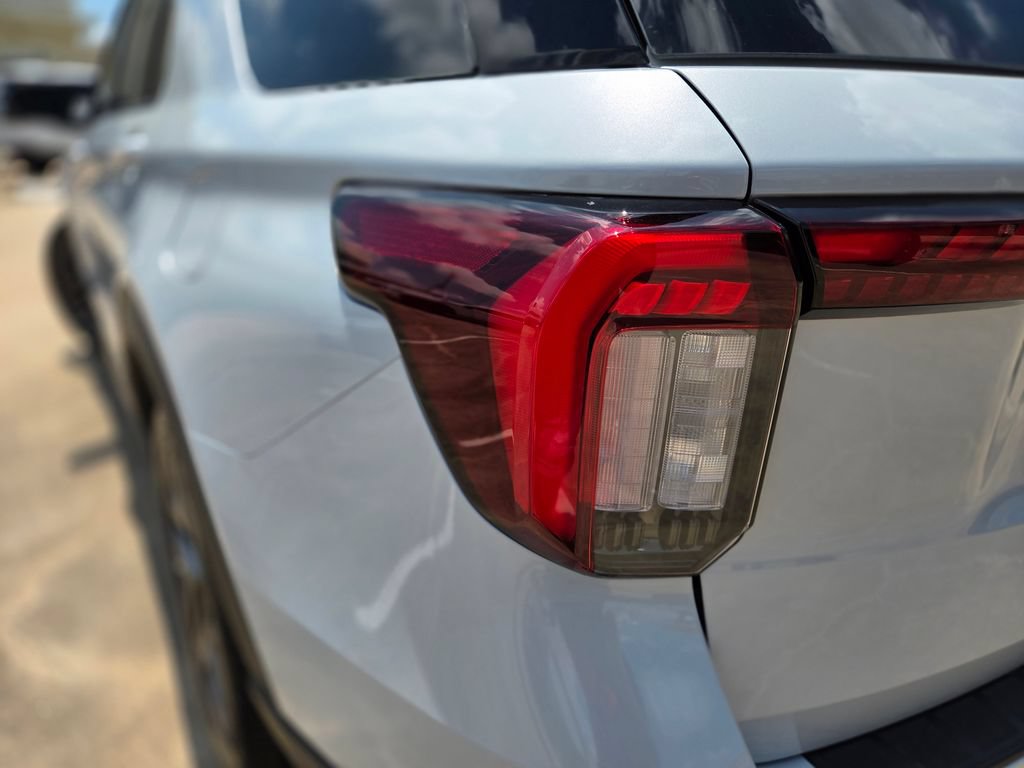 New 2026 Ford Explorer ST-Line w/ ST-Line Street Pack RWD image 43