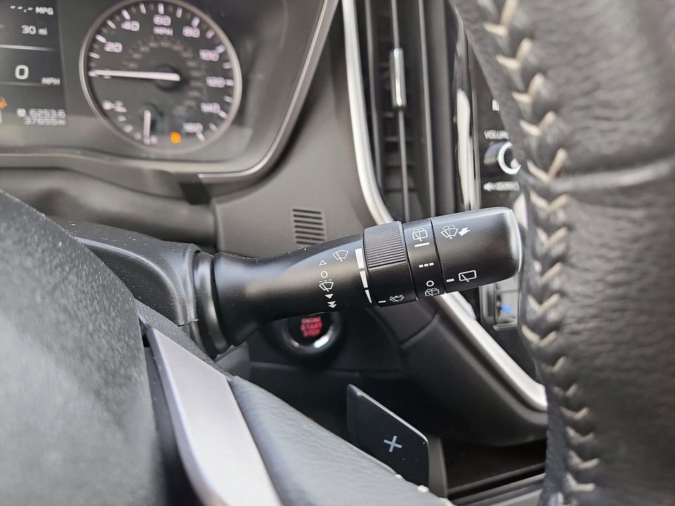 Used 2024 Subaru Ascent Premium w/ Convenience Package image 16