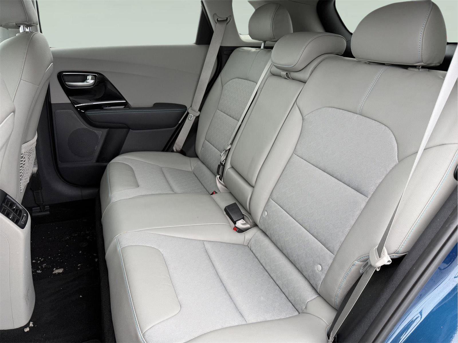 Used 2020 Kia Niro EX image 21