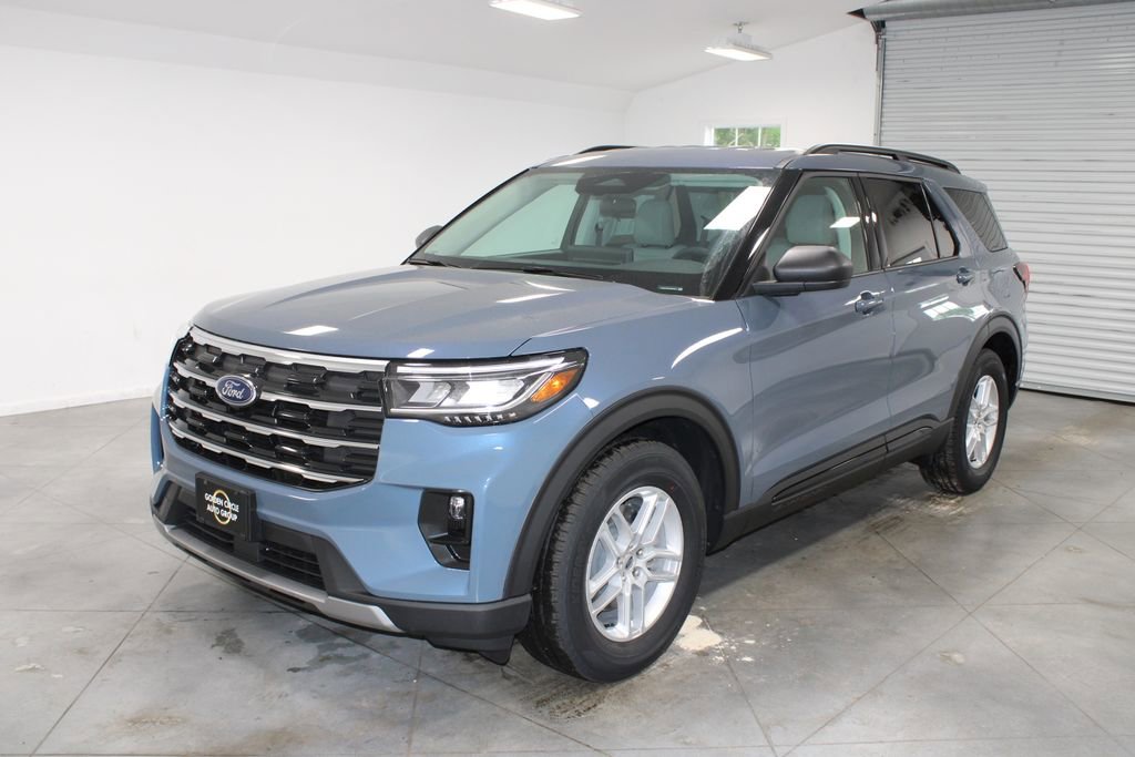 New 2026 Ford Explorer Active RWD image 3