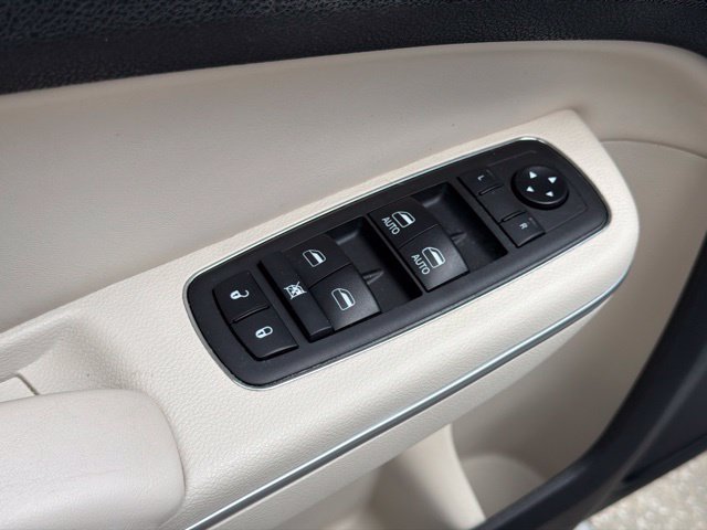 Used 2019 Chrysler 300 Touring L w/ Quick Order Package 22F RWD image 12