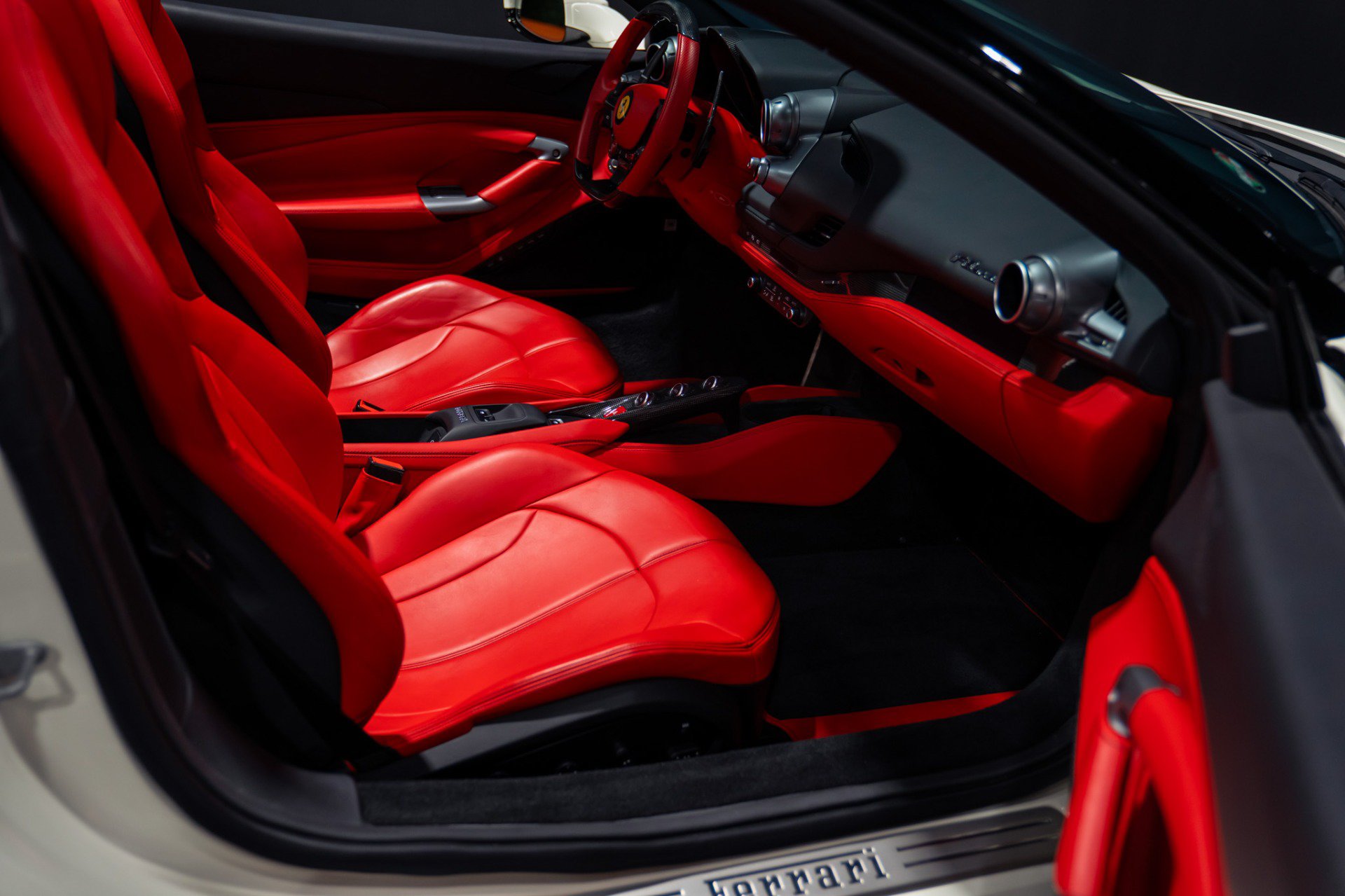 Used 2023 Ferrari F8 Tributo RWD image 29