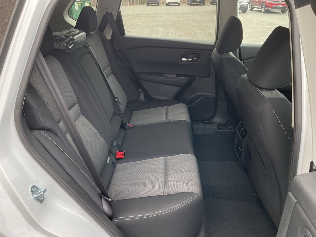 New 2026 Nissan Rogue SV w/ Cold Weather Package AWD/4WD image 19