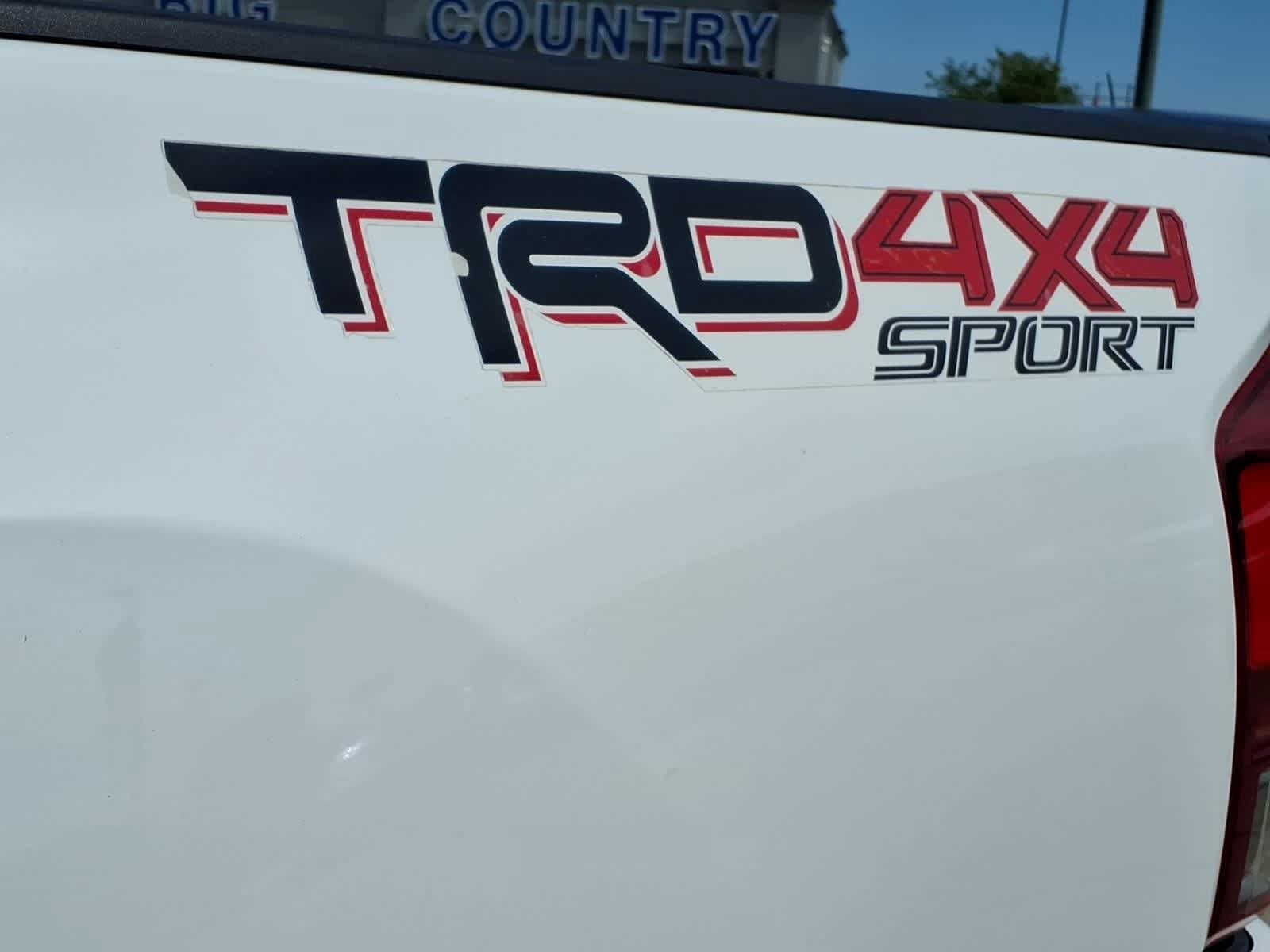 Used 2017 Toyota Tacoma TRD Sport w/ Tow Package (A/T) AWD/4WD image 11