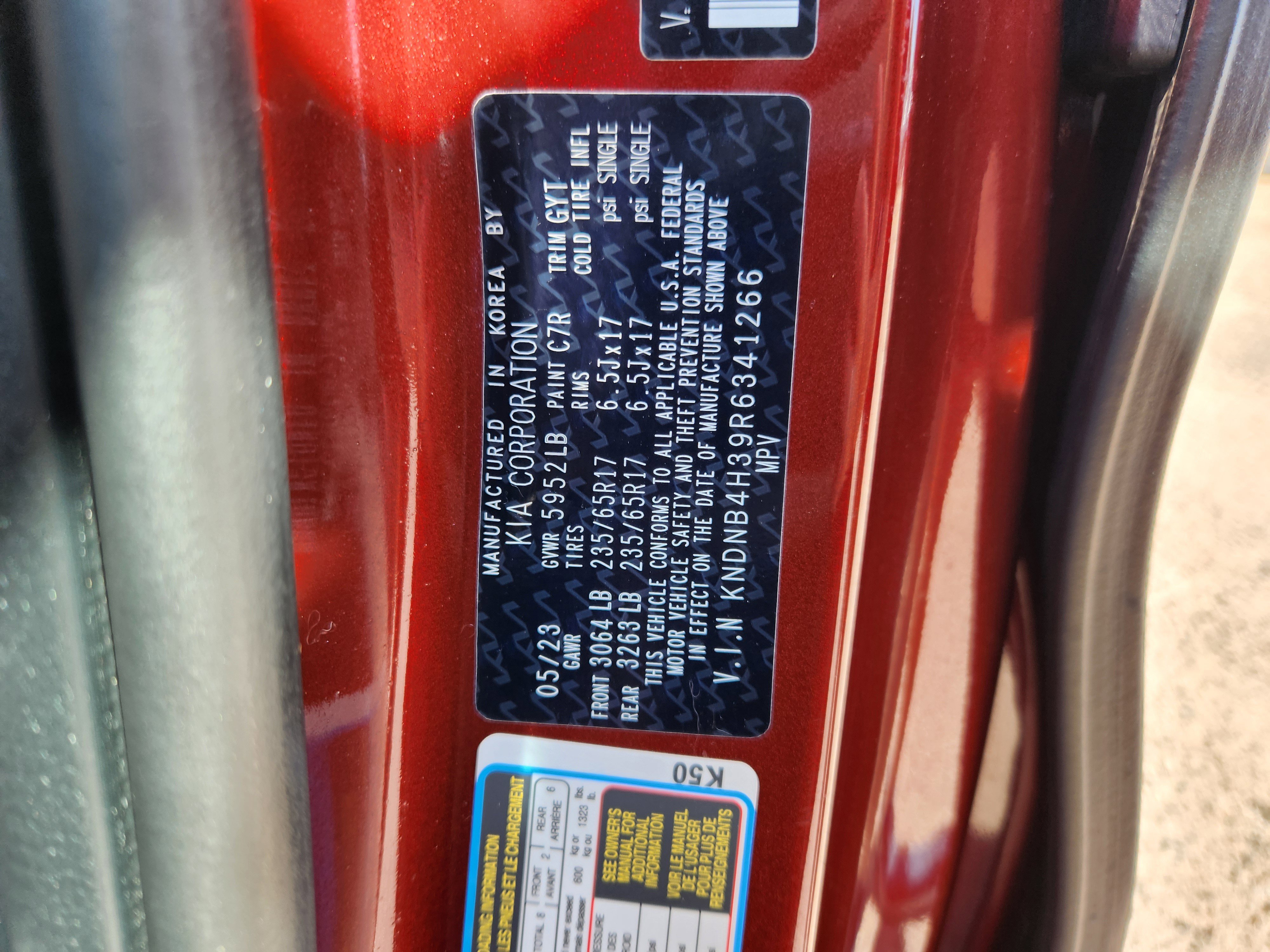 Used 2024 Kia Carnival LX image 26