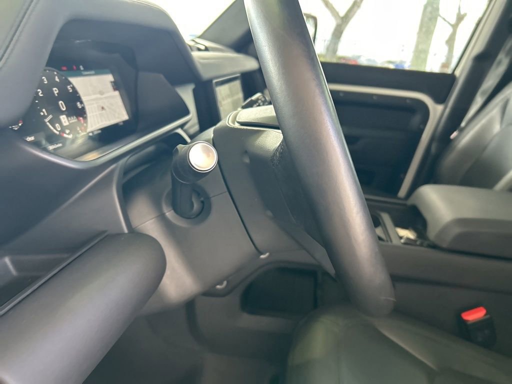 Used 2024 Land Rover Defender 110 S image 46