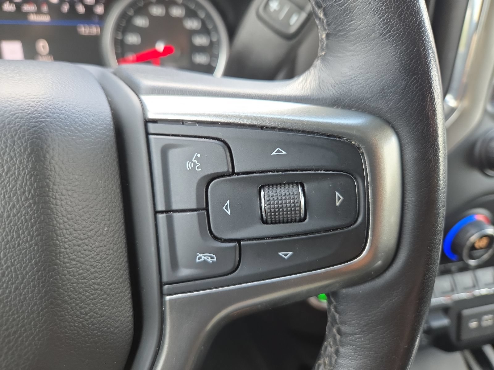 Used 2021 Chevrolet Silverado 1500 LTZ w/ Technology Package AWD/4WD image 18