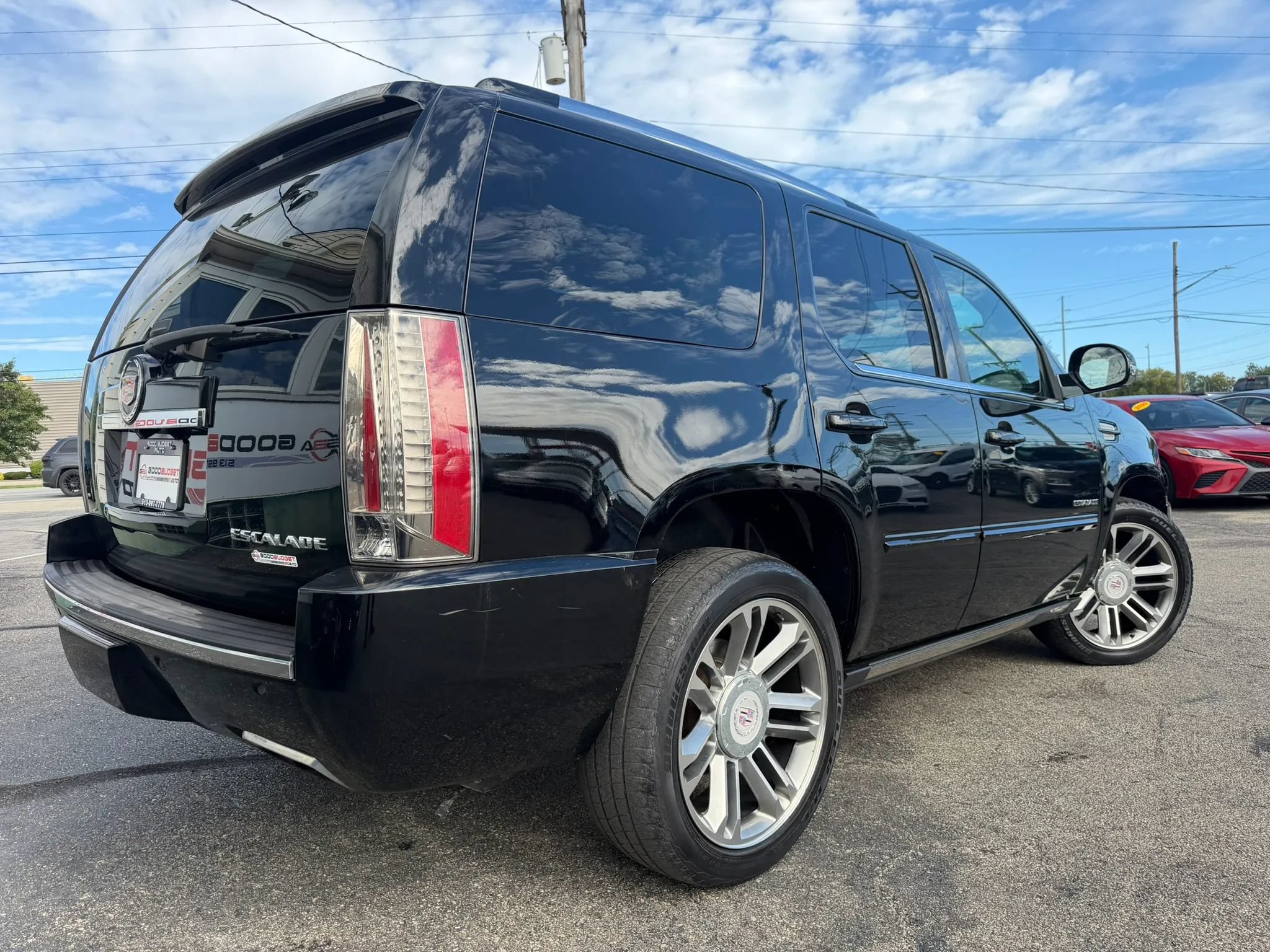 Used 2014 Cadillac Escalade Premium AWD/4WD image 26