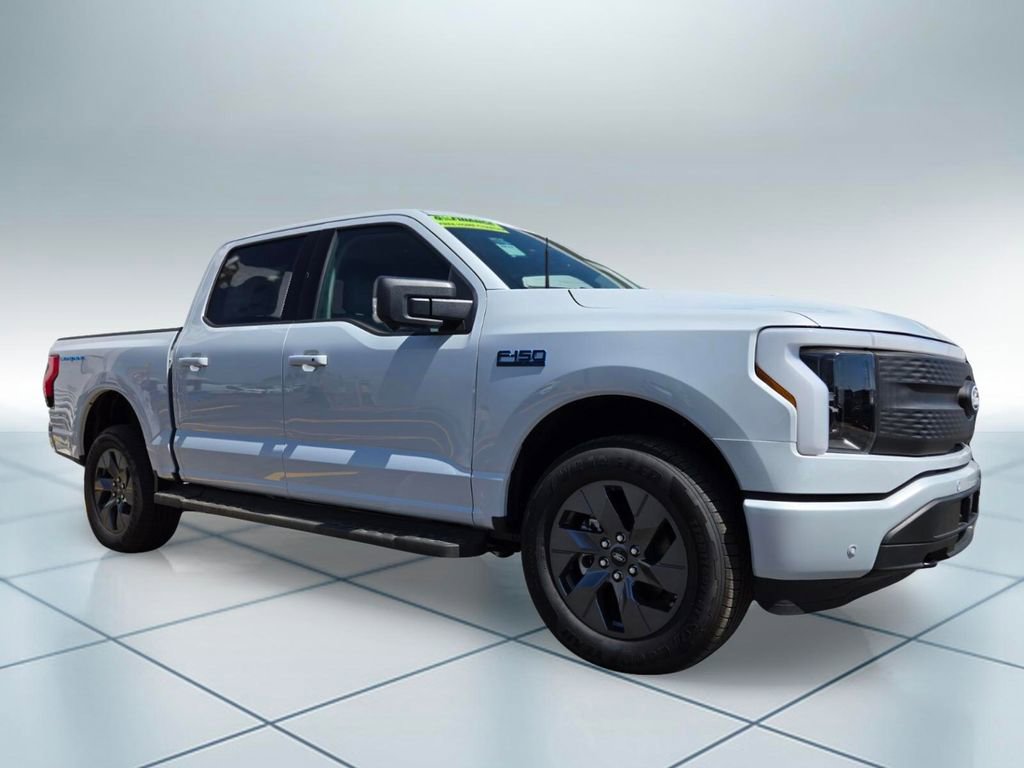 New 2025 Ford F150 Lightning Flash AWD/4WD image 3