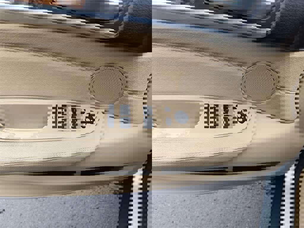 Used 2010 BMW X5 xDrive35d image 13