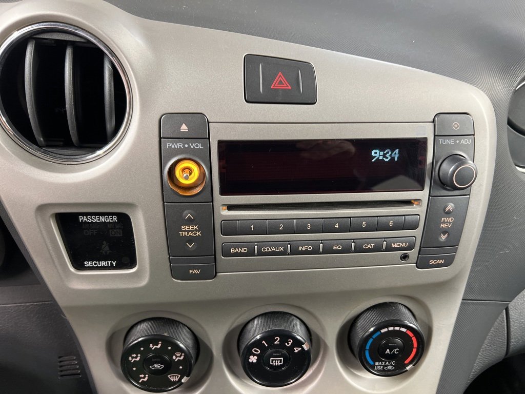 Used 2009 Pontiac Vibe w/ Preferred Package image 9