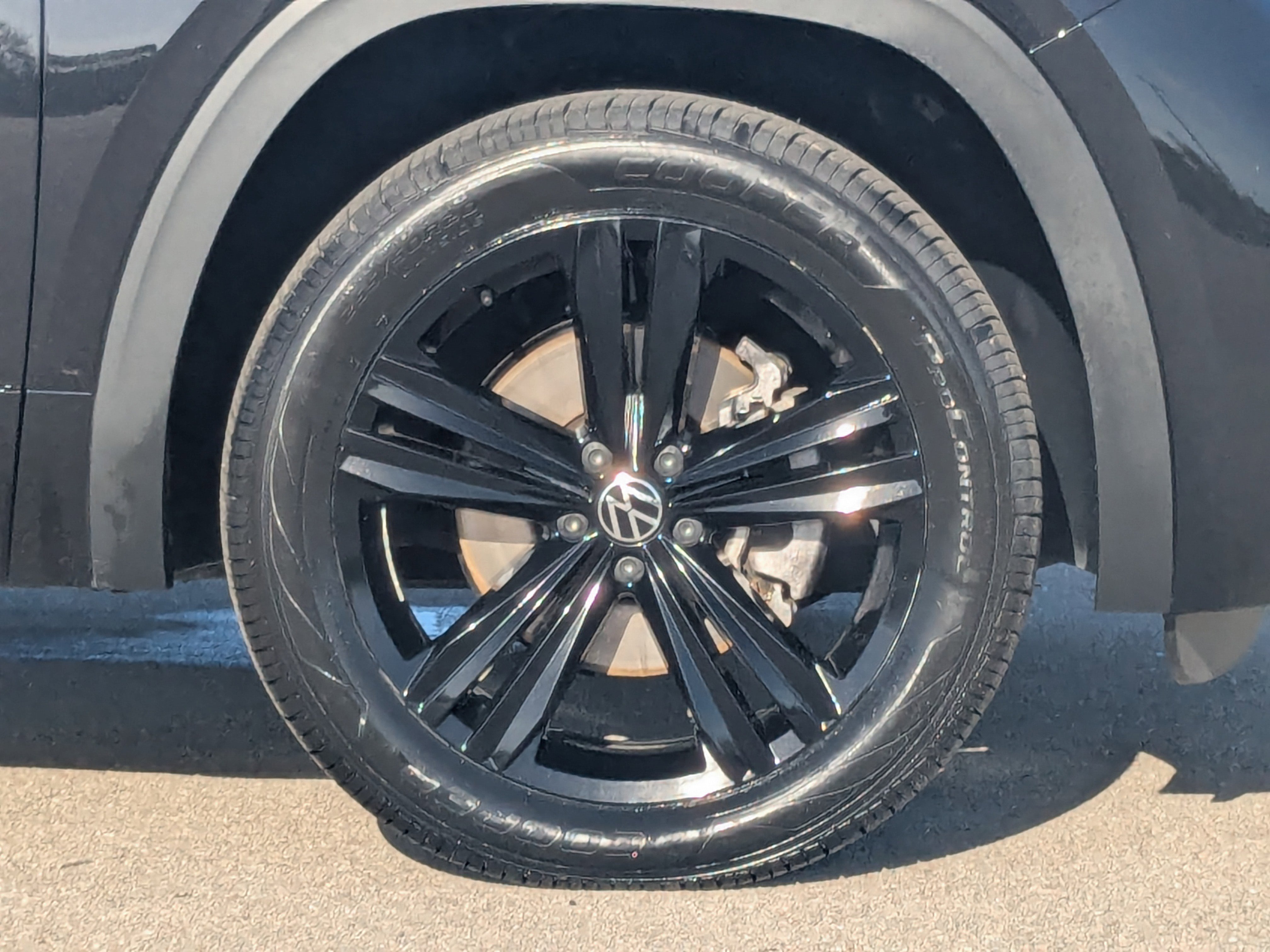 Used 2023 Volkswagen Atlas Cross Sport SEL image 12