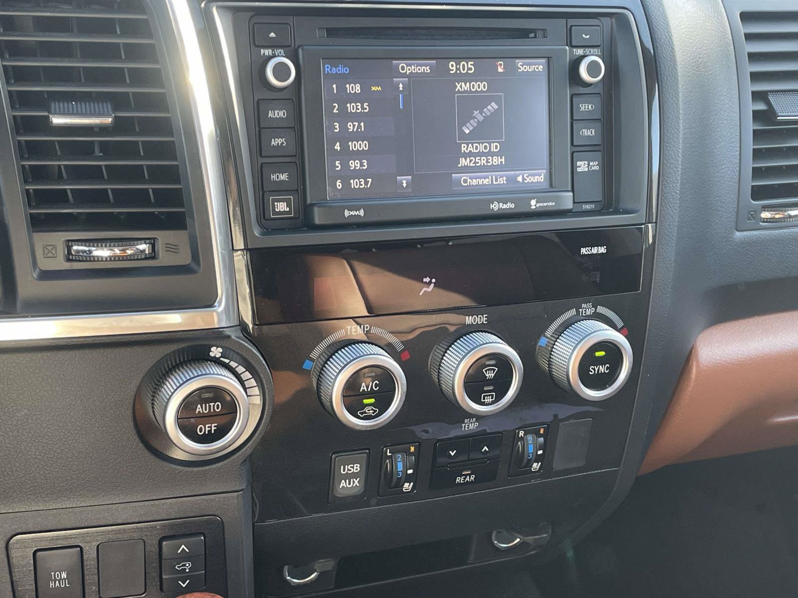 Used 2018 Toyota Sequoia Platinum RWD image 24