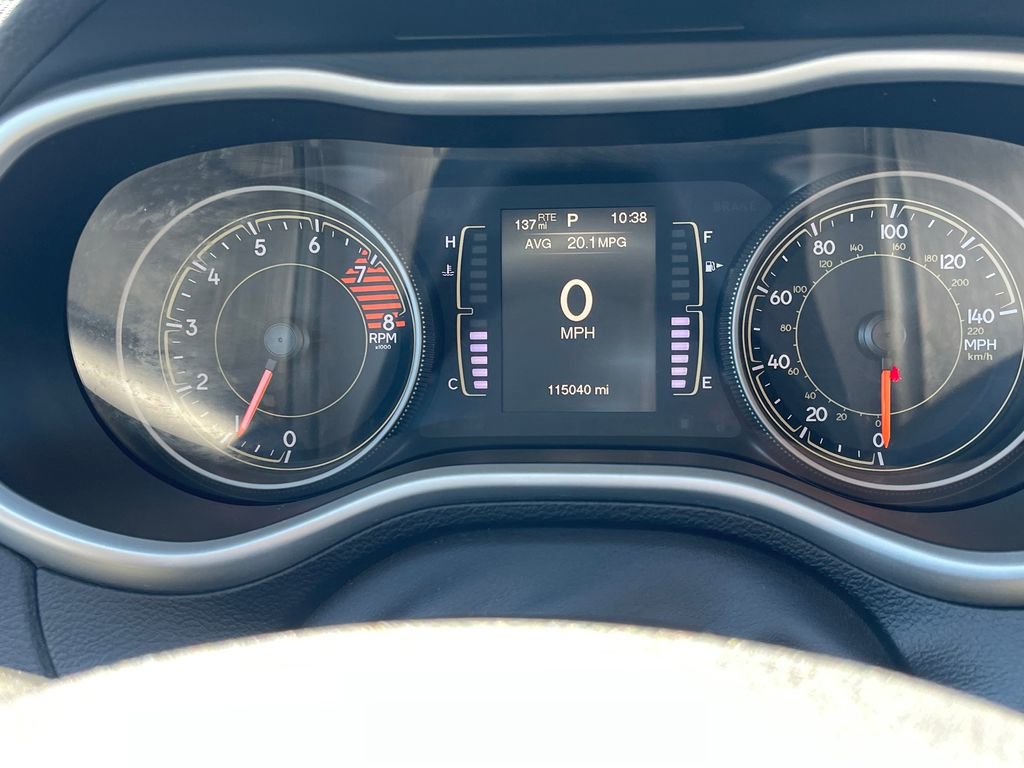 Used 2018 Jeep Cherokee Latitude Plus AWD/4WD image 21