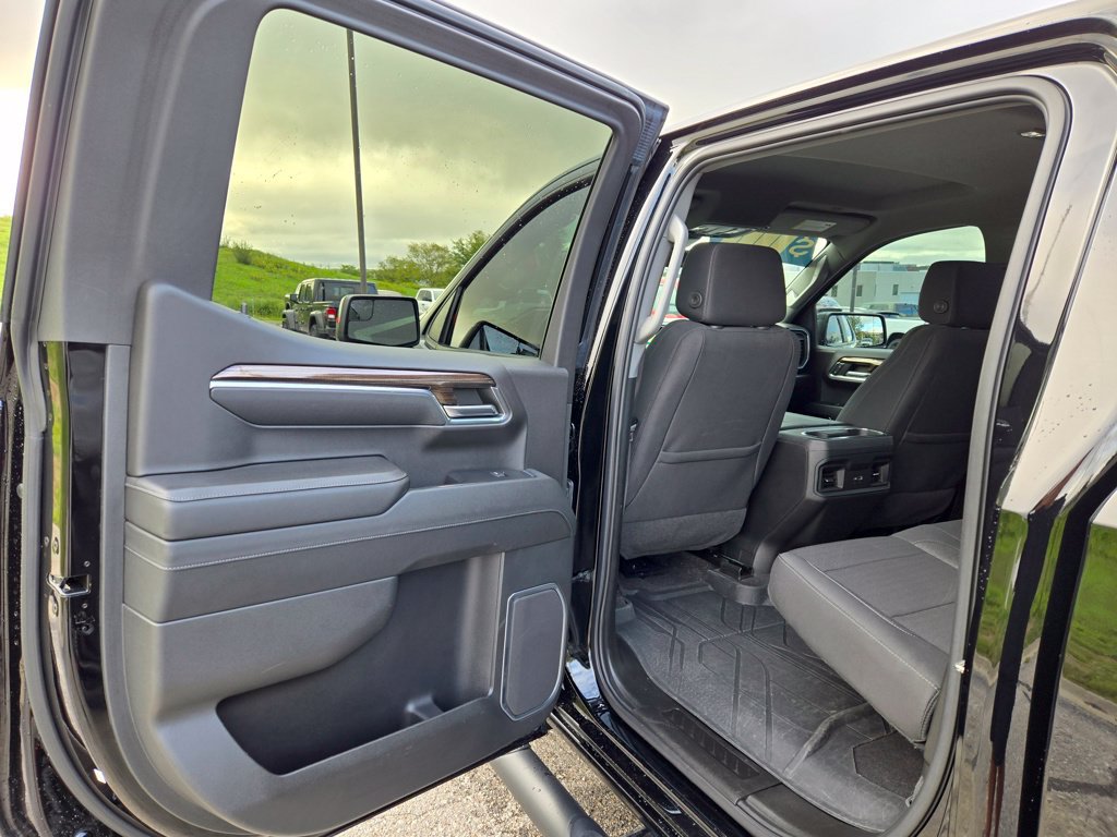 Used 2023 Chevrolet Silverado 1500 RST w/ Redline Edition AWD/4WD image 25