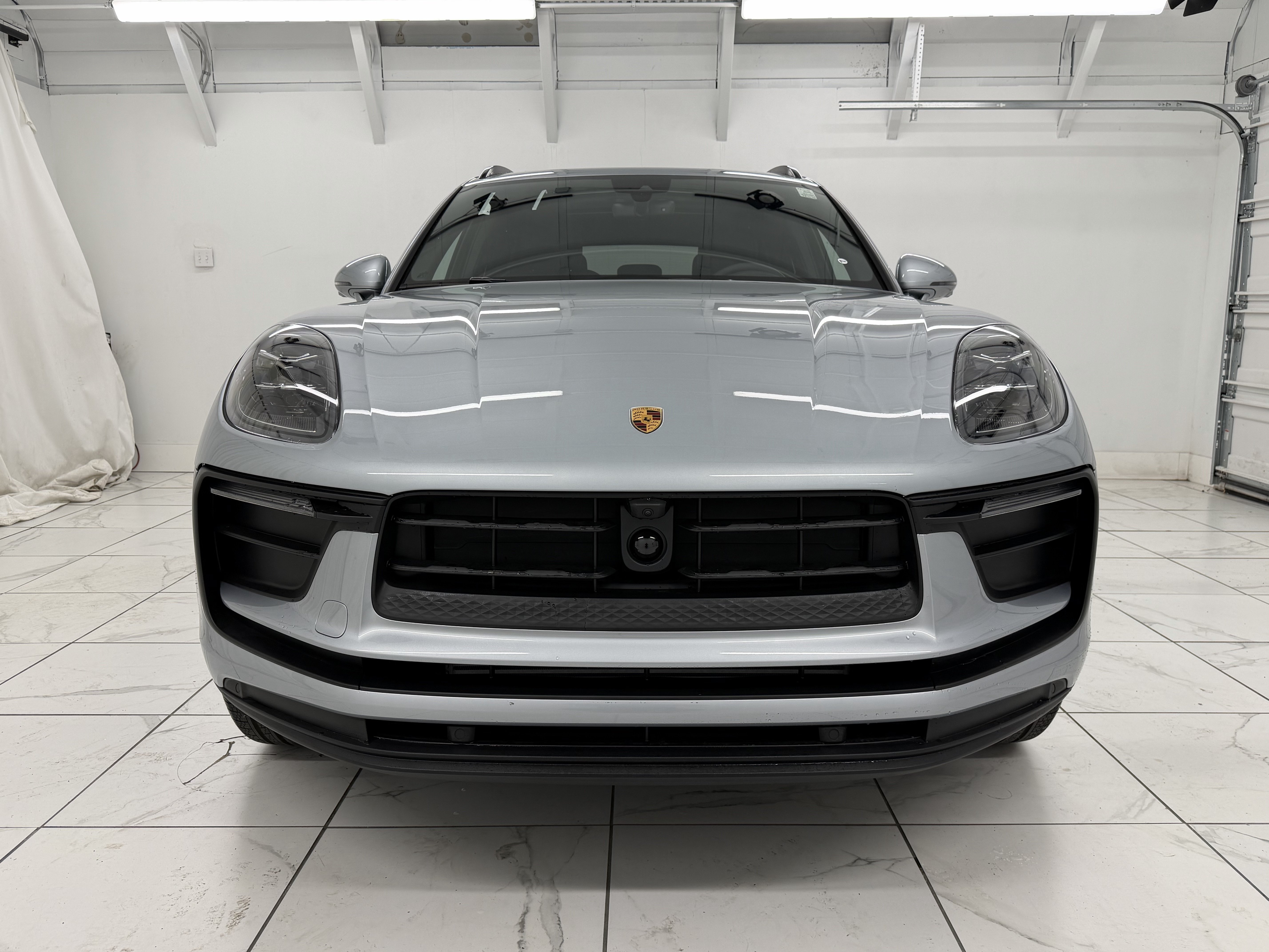 Certified 2026 Porsche Macan AWD/4WD image 9
