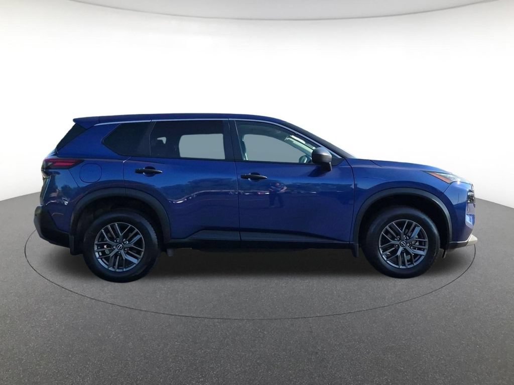 Used 2022 Nissan Rogue S FWD image 4