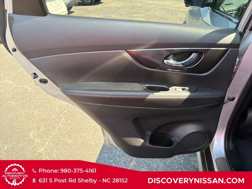Certified 2019 Nissan Rogue SV w/ Premium Package FWD image 28