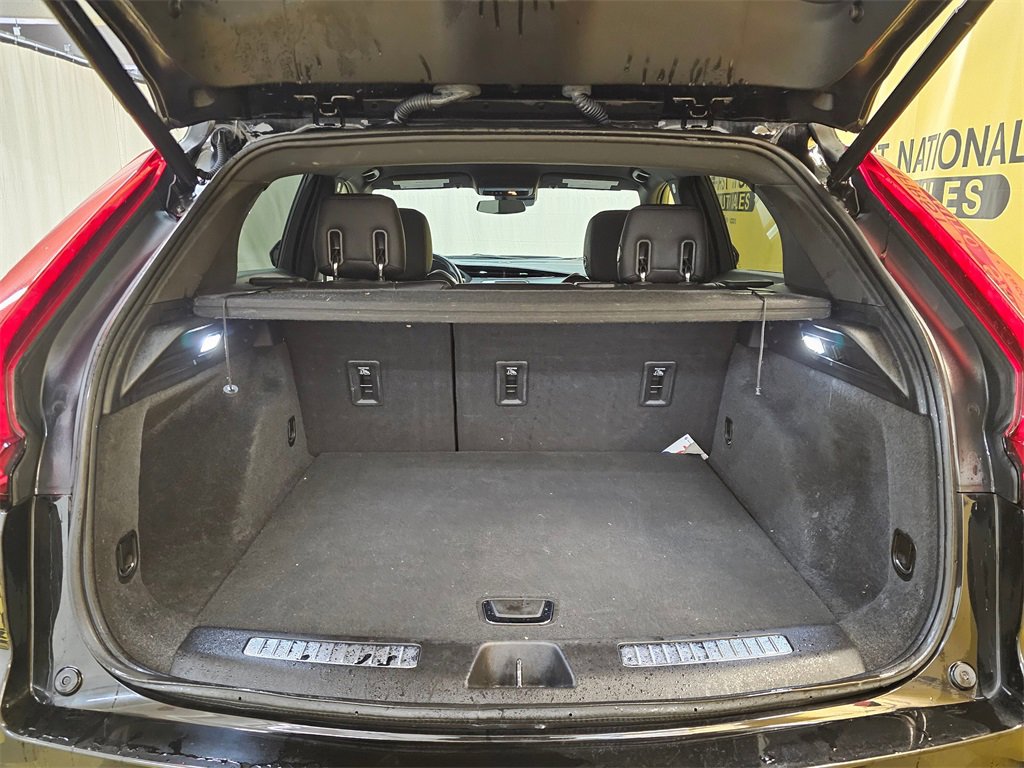 Used 2020 Cadillac XT4 Premium Luxury image 17