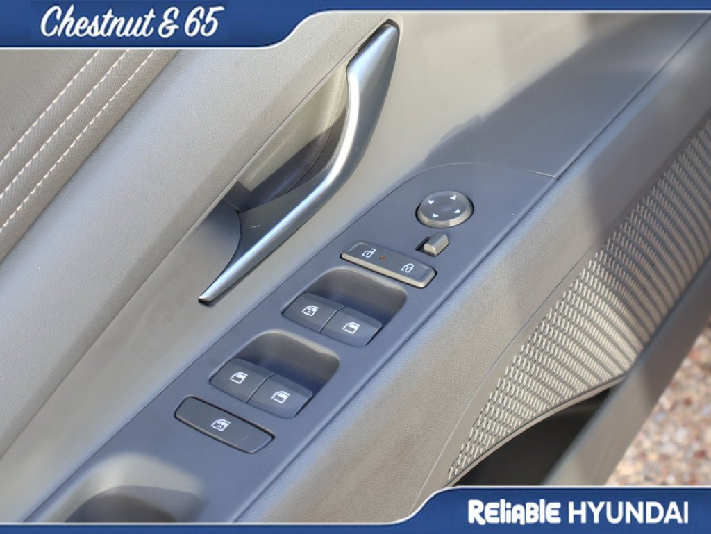 Certified 2025 Hyundai Elantra SEL FWD image 21