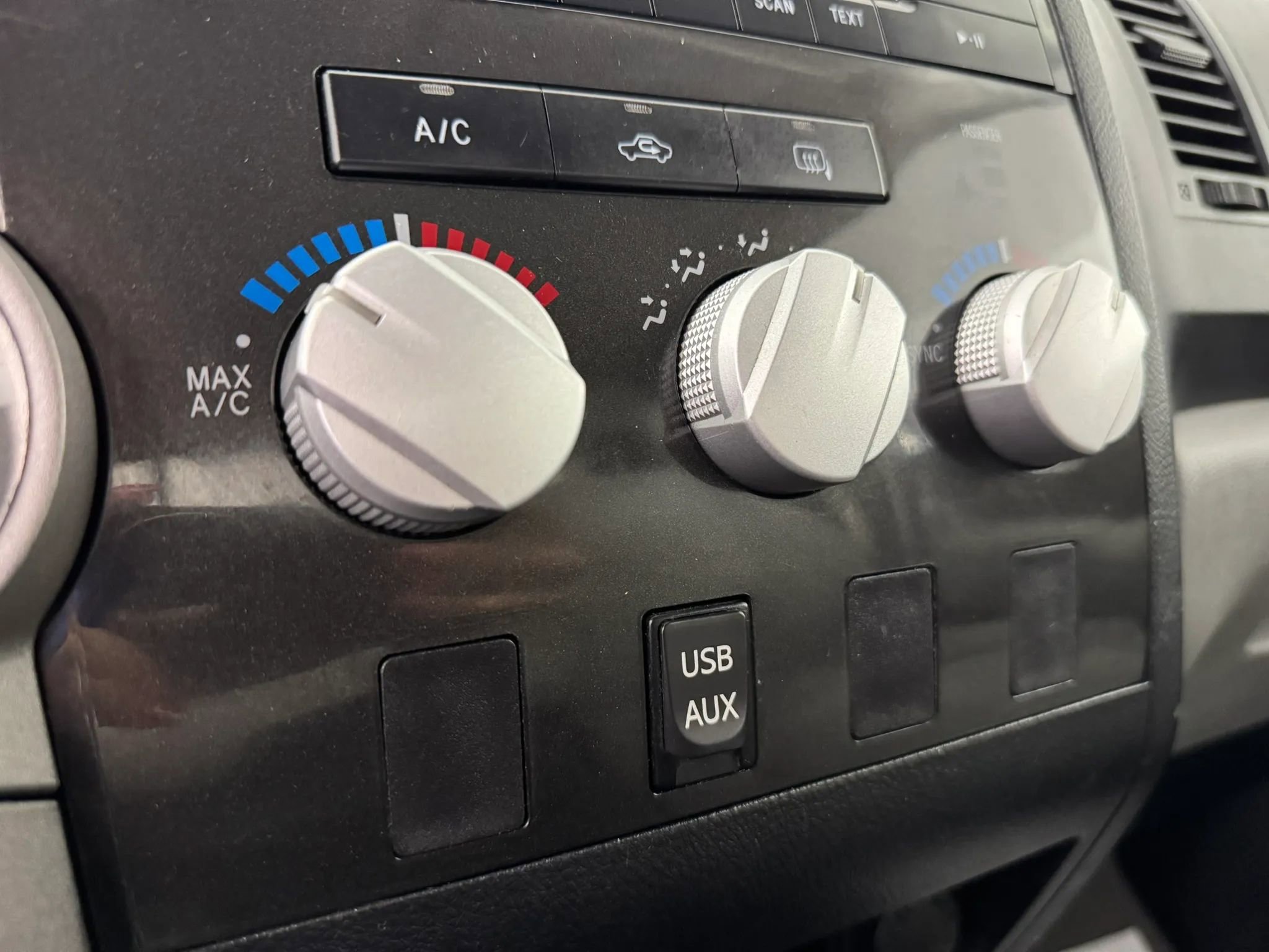 Used 2011 Toyota Tundra 4x4 Double Cab w/ TRD Off-Road Pkg image 18