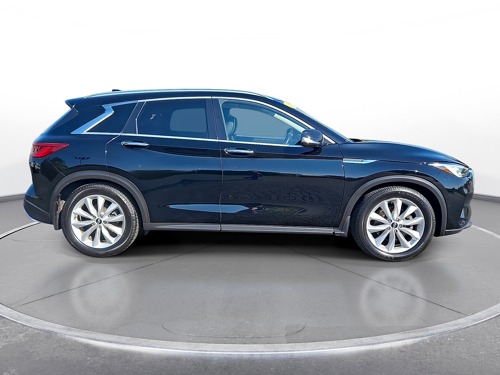 Used 2019 INFINITI QX50 Essential w/ Premium Heat Package AWD/4WD image 9
