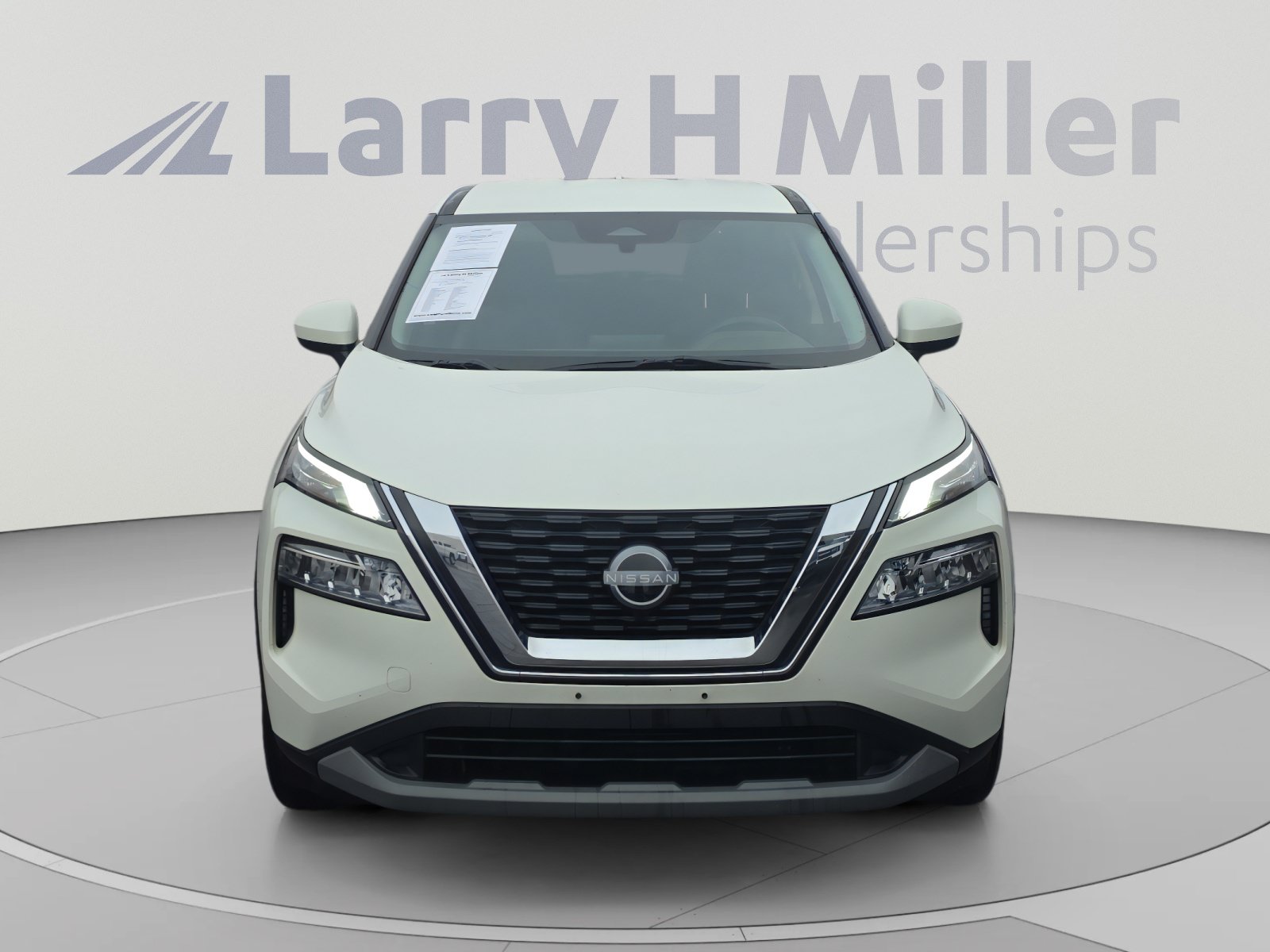 Used 2023 Nissan Rogue SV FWD image 8