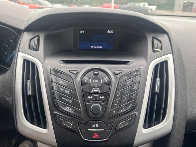Used 2014 Ford Focus SE w/ SE Winter Package FWD image 16