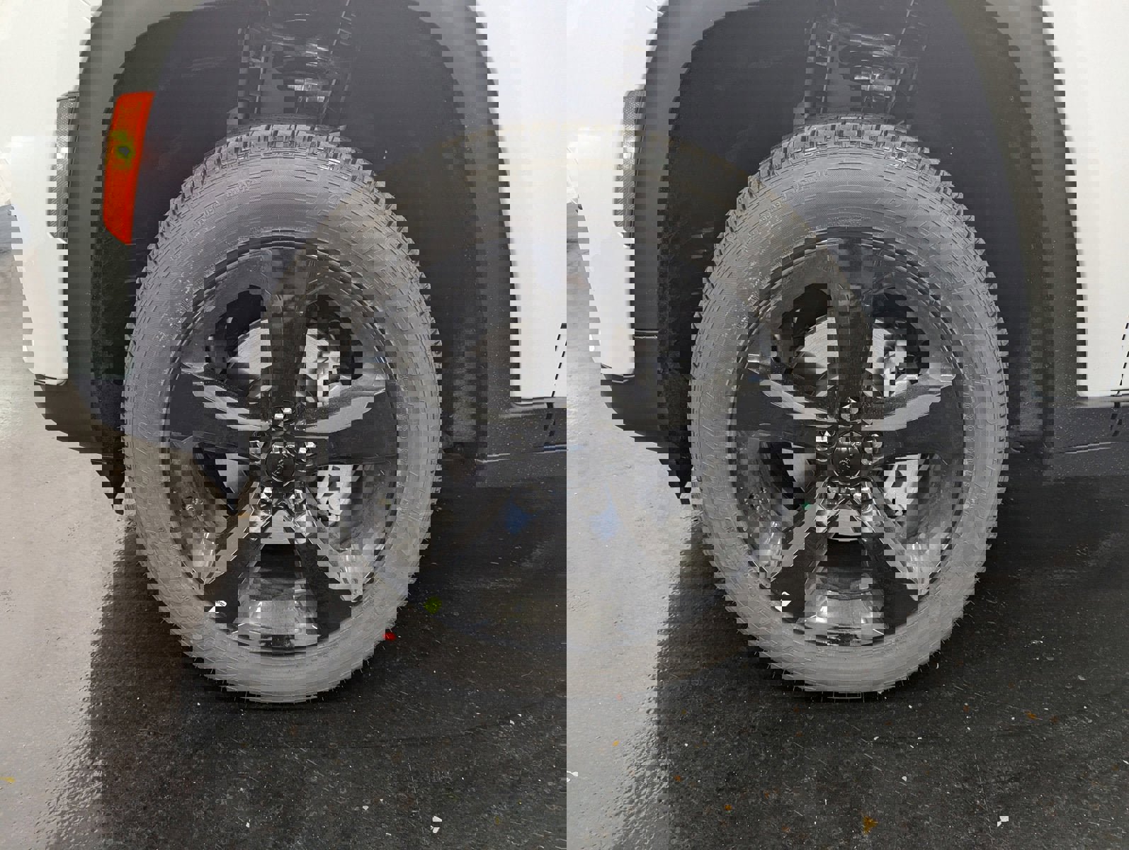 New 2024 Jeep Grand Cherokee Altitude image 13