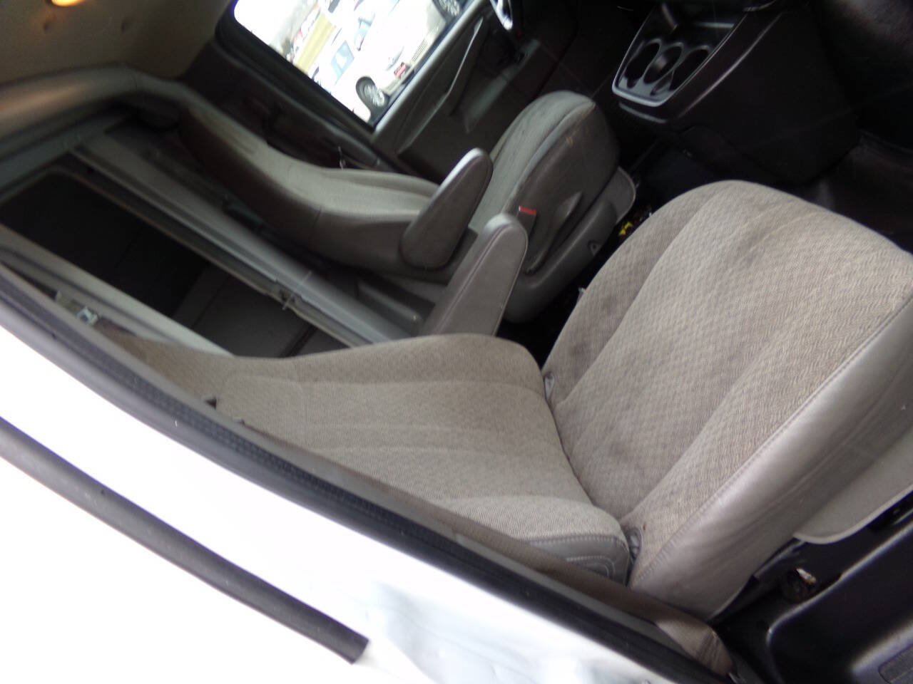 Used 2019 Chevrolet Express 3500 w/ Power Convenience Package RWD image 13
