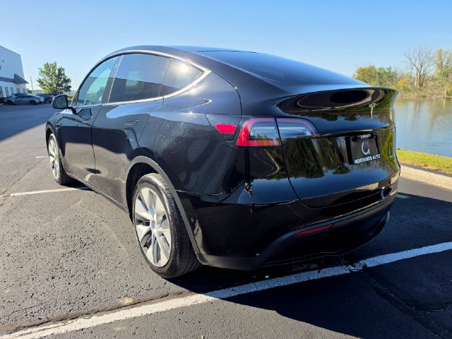 Used 2021 Tesla Model Y Long Range AWD/4WD image 9