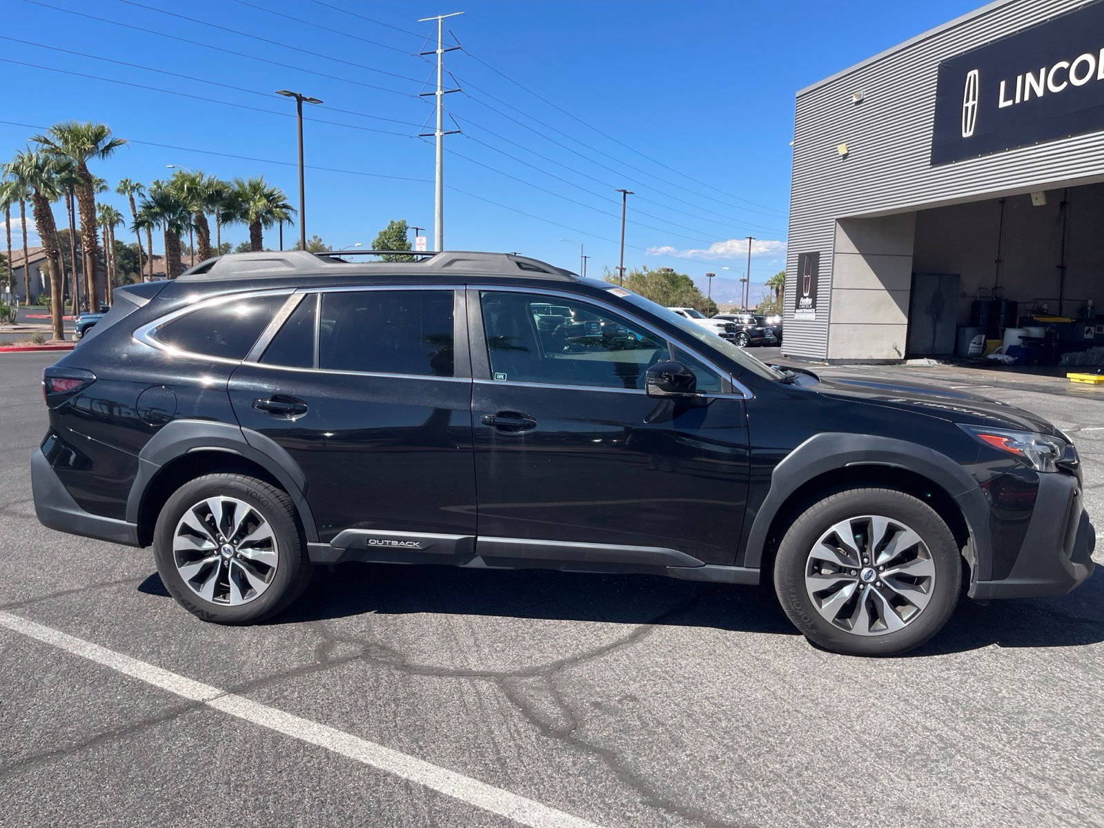 Used 2023 Subaru Outback Limited AWD/4WD image 4