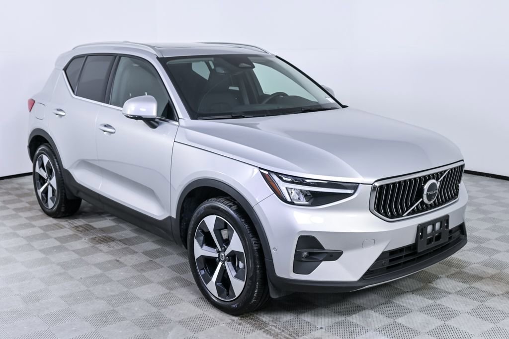 Certified 2025 Volvo XC40 B5 Plus image 27