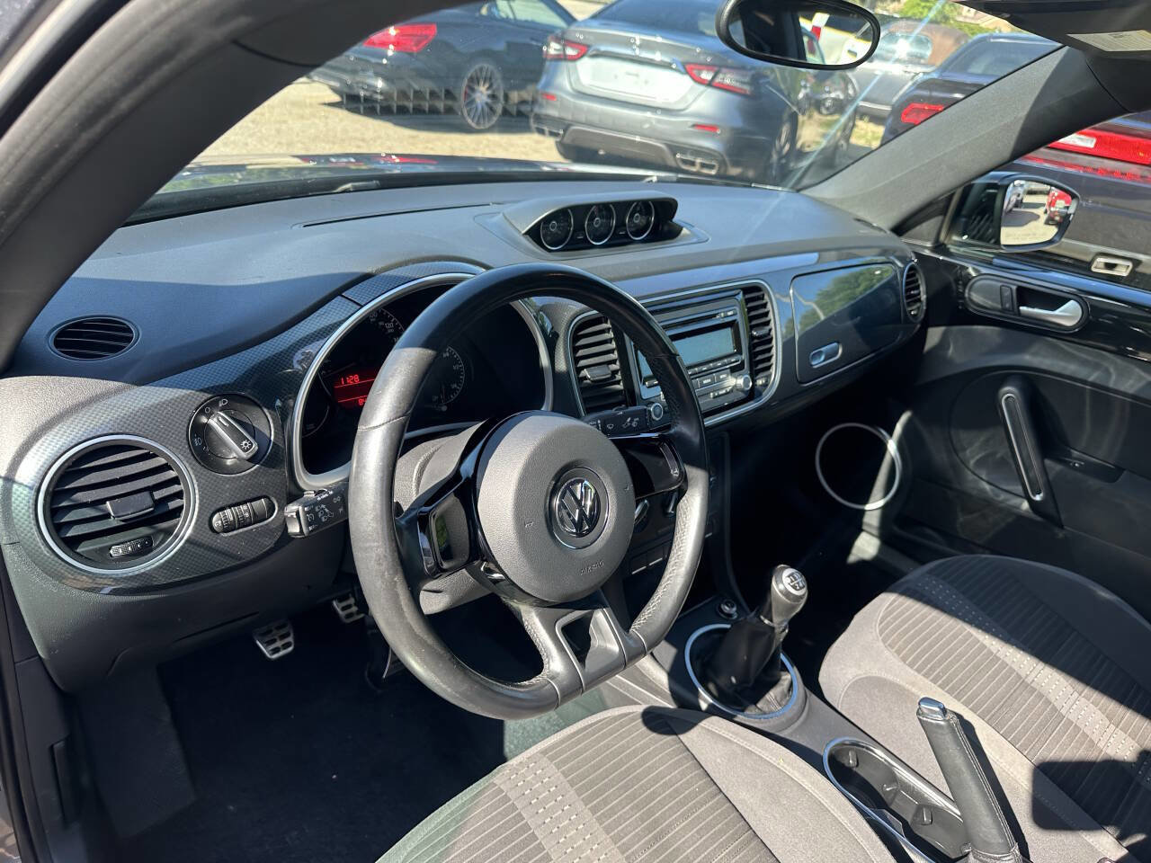 Used 2012 Volkswagen Beetle 2.0T image 16