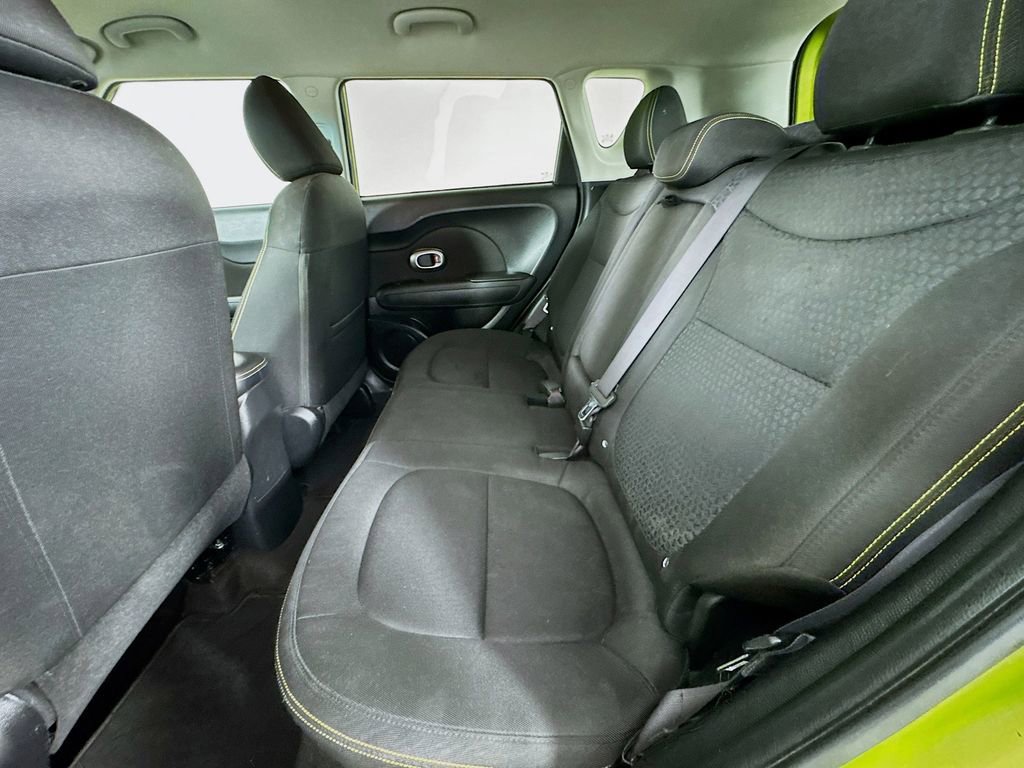 Used 2016 Kia Soul + FWD image 28