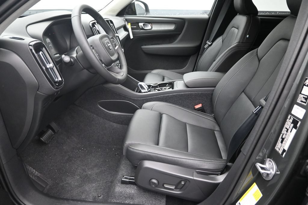 New 2026 Volvo XC40 B5 Plus AWD/4WD image 10