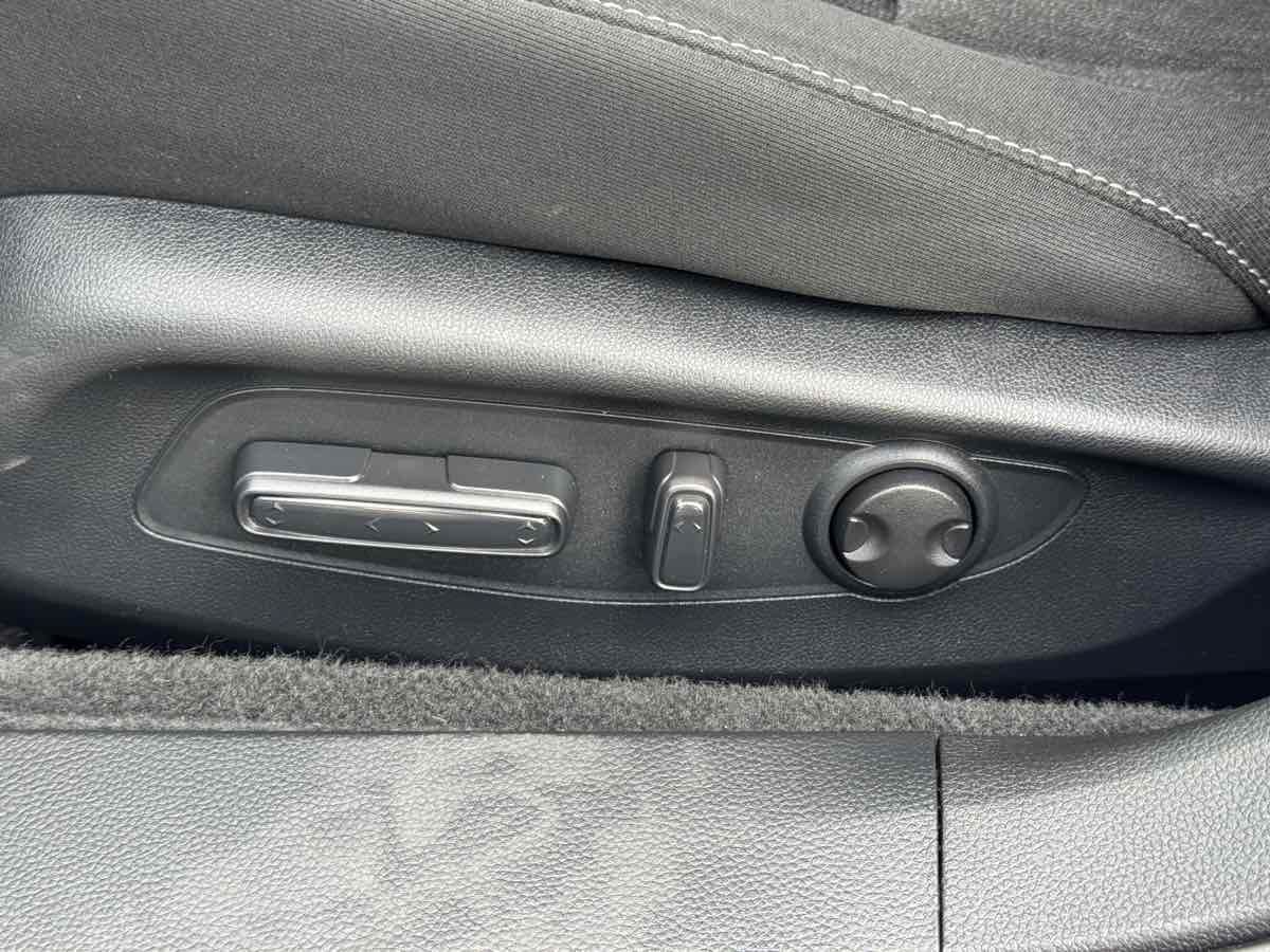Used 2023 Honda Accord EX image 25
