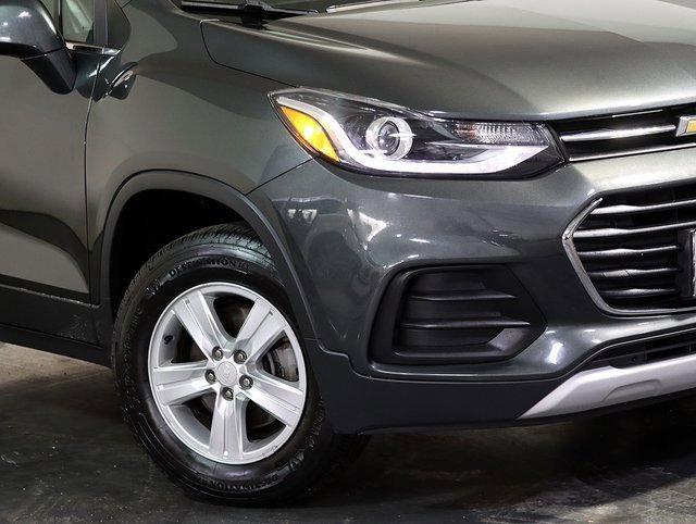 Used 2020 Chevrolet Trax LT w/ LT Convenience Package image 8